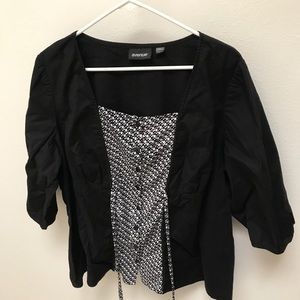 Cute black and white top